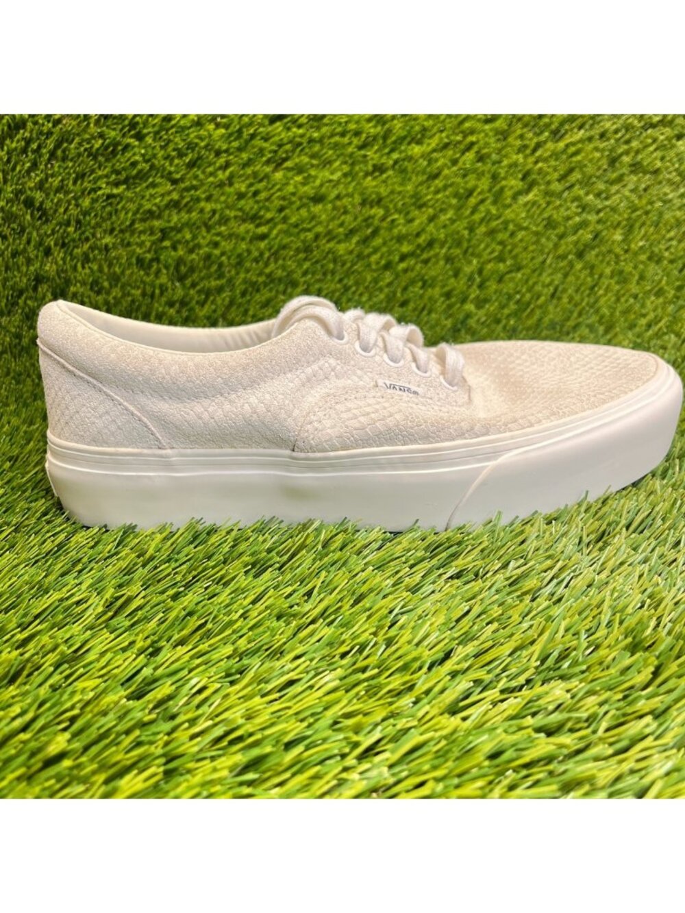 Vans Era Platform Mens Size 8 Women 9.5 White Athletic Skateboard Shoes Sneakers